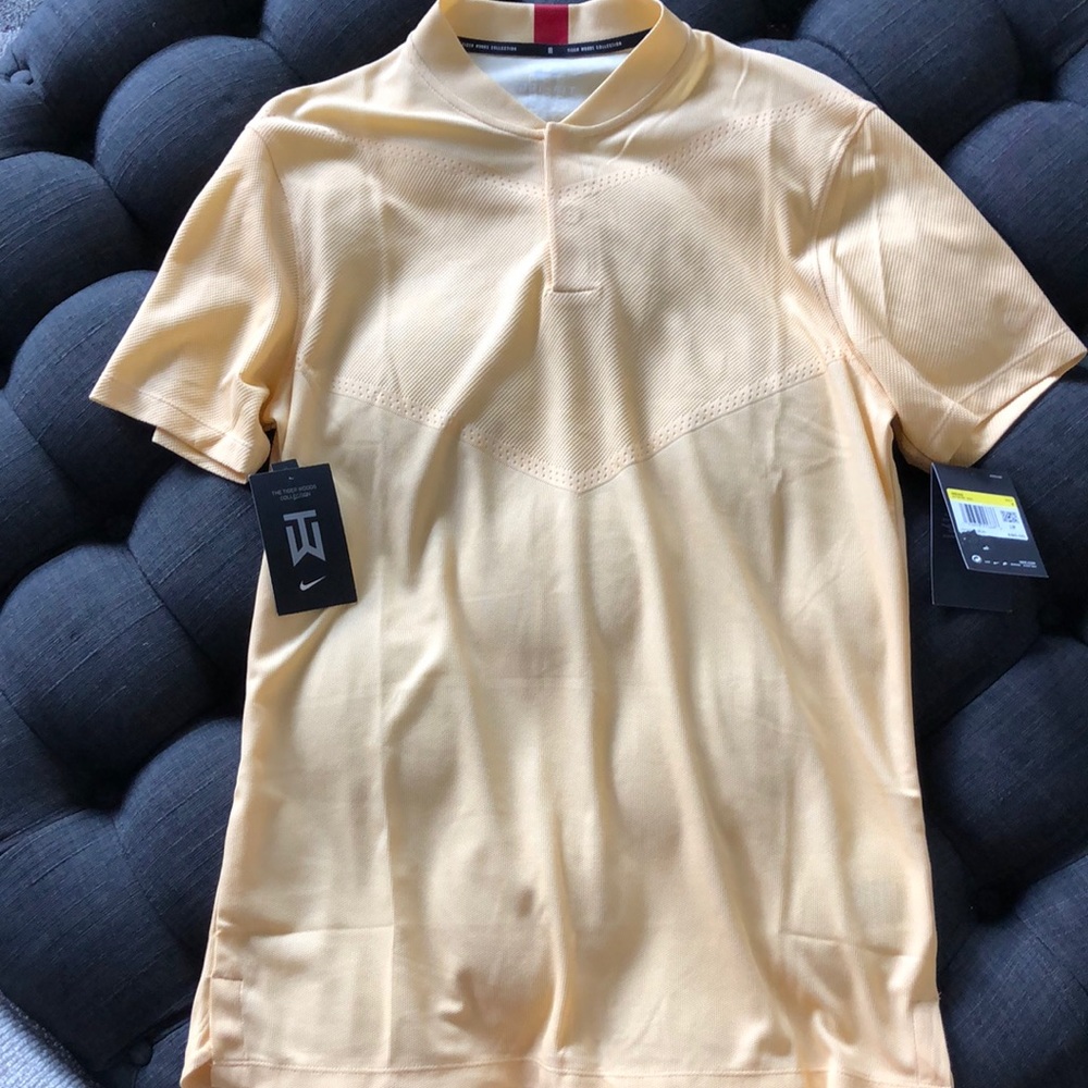 New with Tags Mens Nike Golf Shirt